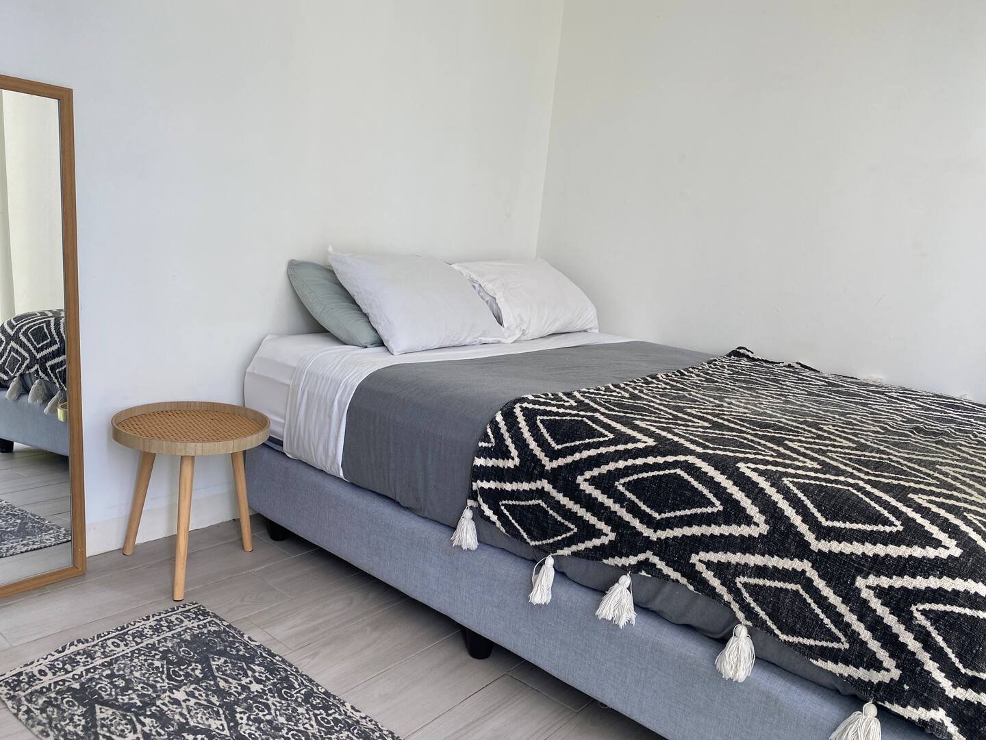 Modern 2-Bedroom House in a Quiet Area at Santa Teresa Beach image 3