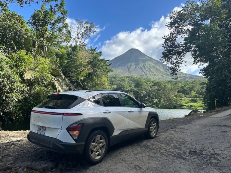 Car rental in costa rica, book with us to get the best deal