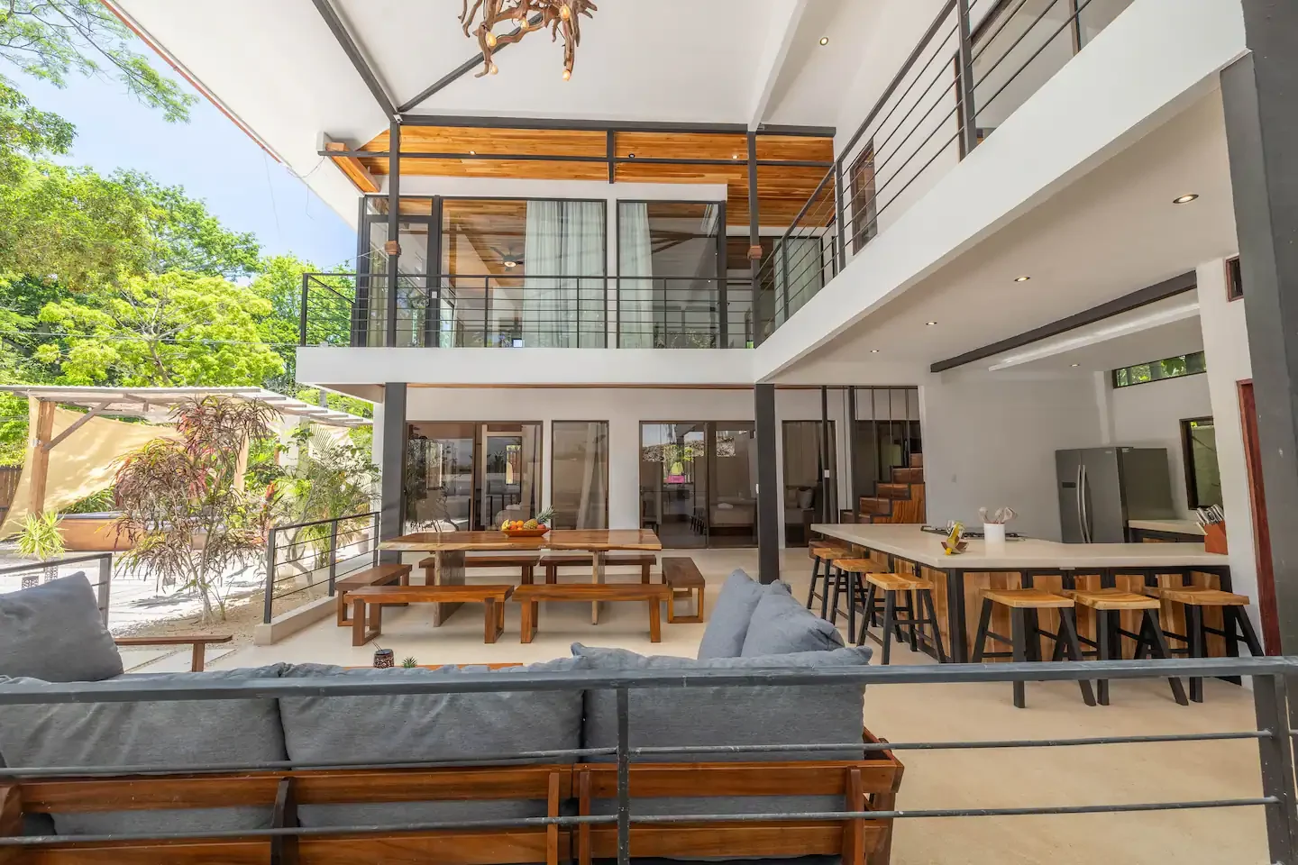 7BR Oasis: Vacation Home in Santa Teresa, Near to the Beach image 2