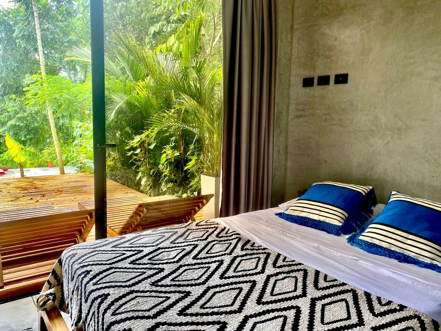 Modern casa Santa Teresa Beach ( 1 Main House + 1 luxury cabana ) image 4