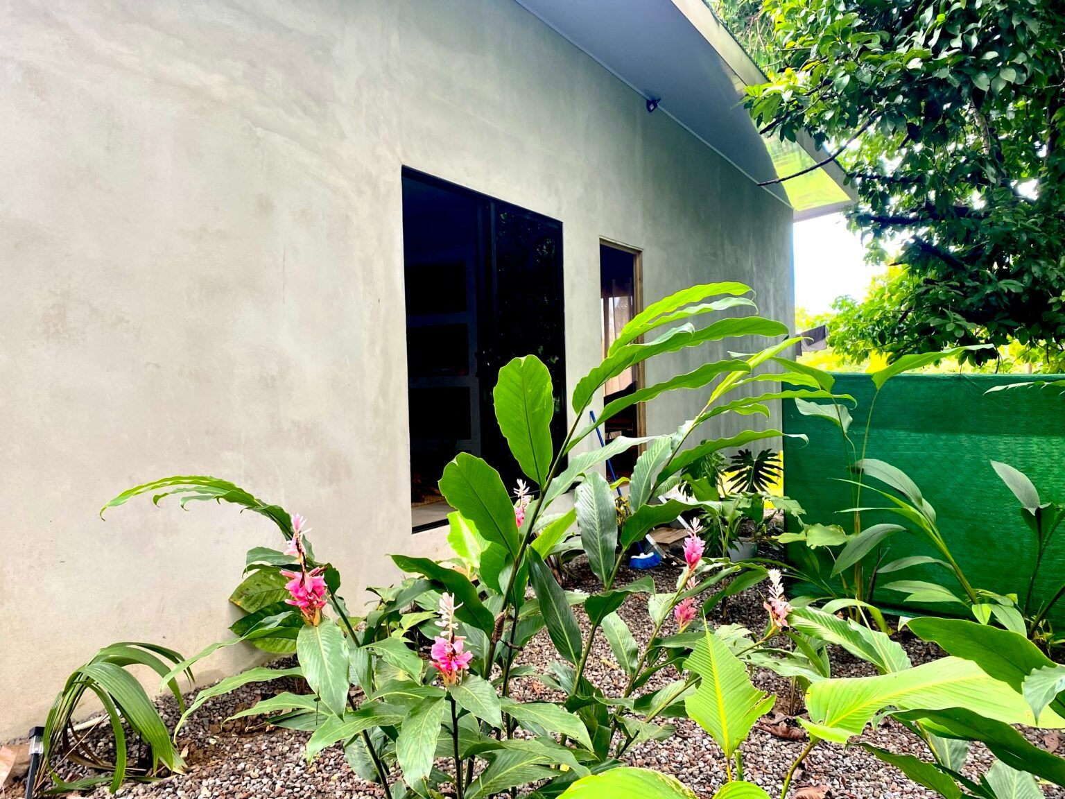 PAVONES BRAND NEW HOUSE 2 bedrooms 2 bathrooms between surfspot Pavones POINT and Pilon FOR SALE image 3